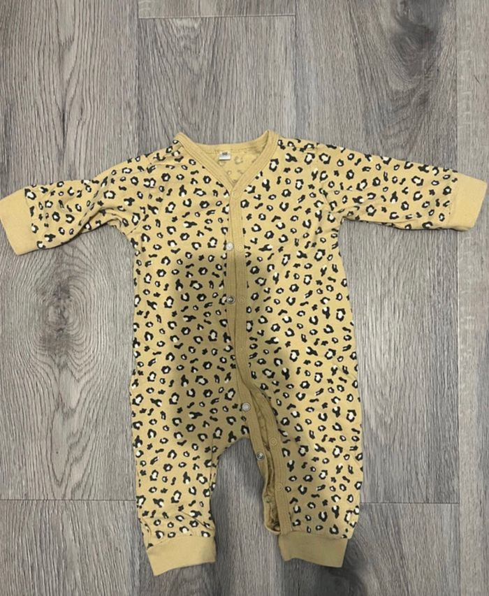 Lot vêtements bébé garçon 6-9 mois - photo numéro 8