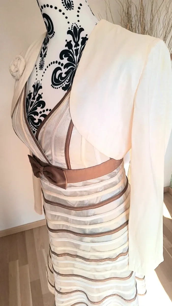 Somptueuse robe de cérémonie très élégante Sagaie en taille 40 - photo numéro 6