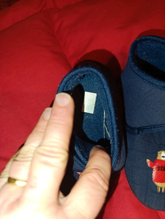 Pantoufles Tex taille 27 en très bon état - photo numéro 4