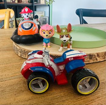 Lot de 2 véhicules et 3 personnages Pat Patrouille 