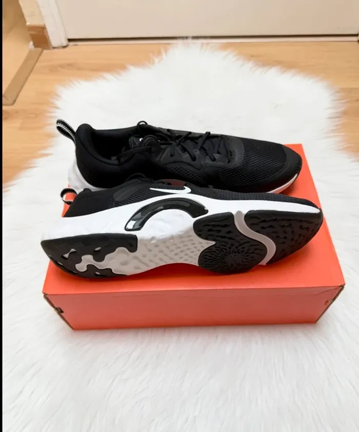Nike Renew In-Season TR 11 – Taille 44.5 – noir/blanc – Neuf avec étiquette - photo numéro 9