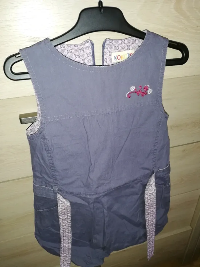Robe grise et rose