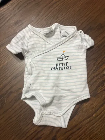 Body Bébé "Coucou Mamie, J'arrive En 2026" - Annonce De Grossesse Originale - Idéal Pour Annoncer La Nouvelle Aux Grands-parents Ou à La Famille