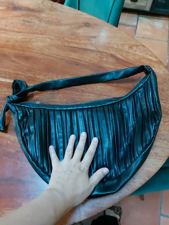 Sac noir - photo numéro 2