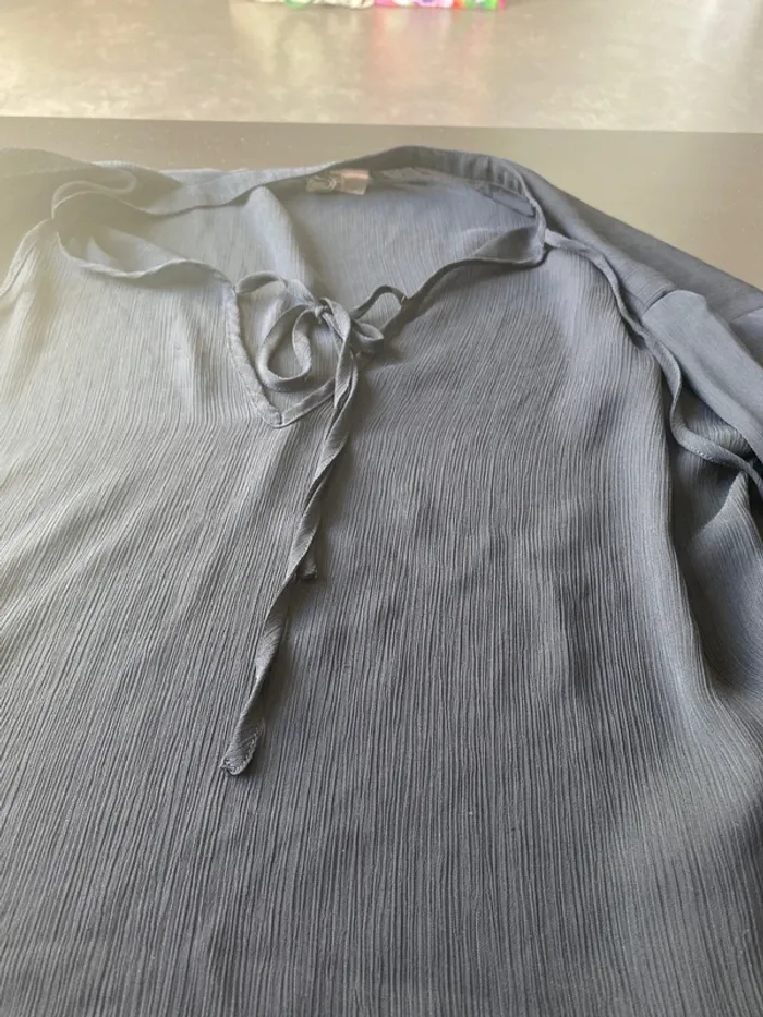 Blouse noir en très bon état H&M - photo numéro 2