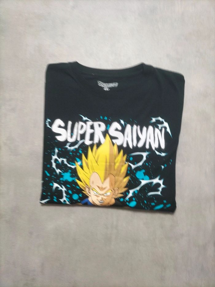T-shirt Dragon Ball Z – Vegeta Super Saiyan – Taille LL