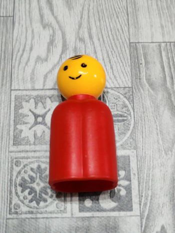 La maison des formes berchet bonhomme rouge