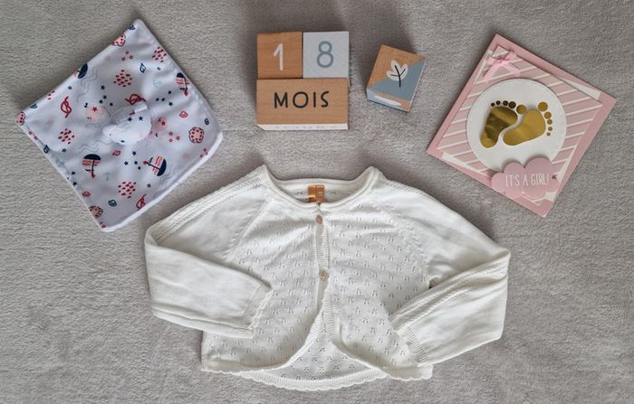 Gilet écru ajouré en coton – Orchestra – 18 mois (TBE comme neuf)