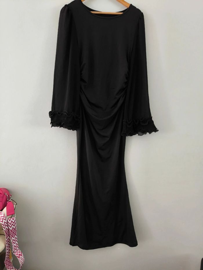 Robe longue noire Shein taille L manches transparentes volantées
