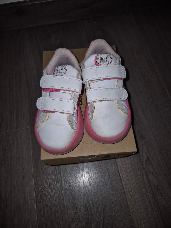 Basket  adidas fille Disney
