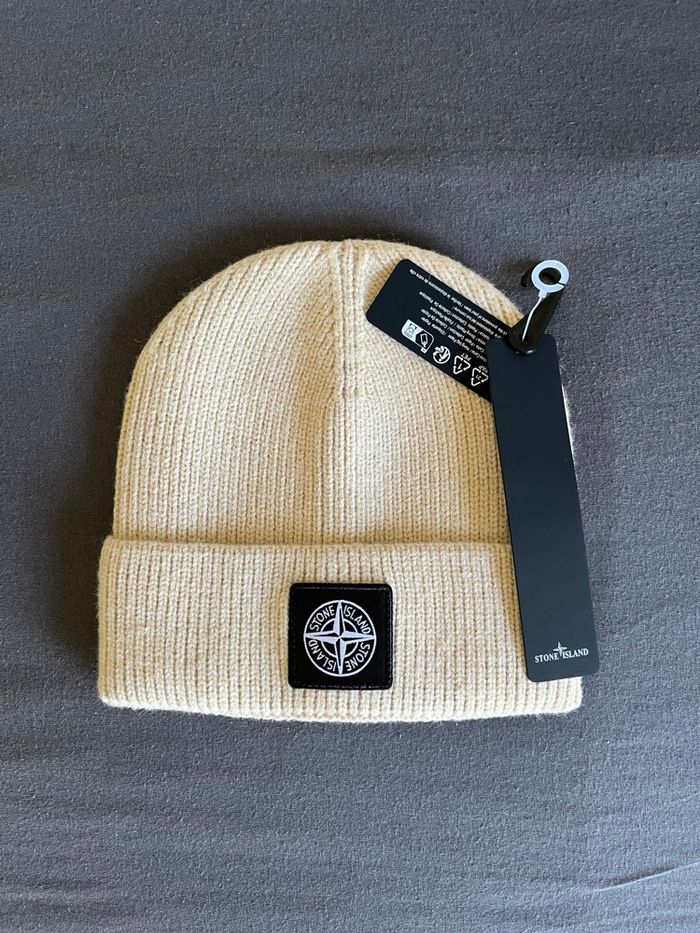 Bonnet Stone Island - photo numéro 3