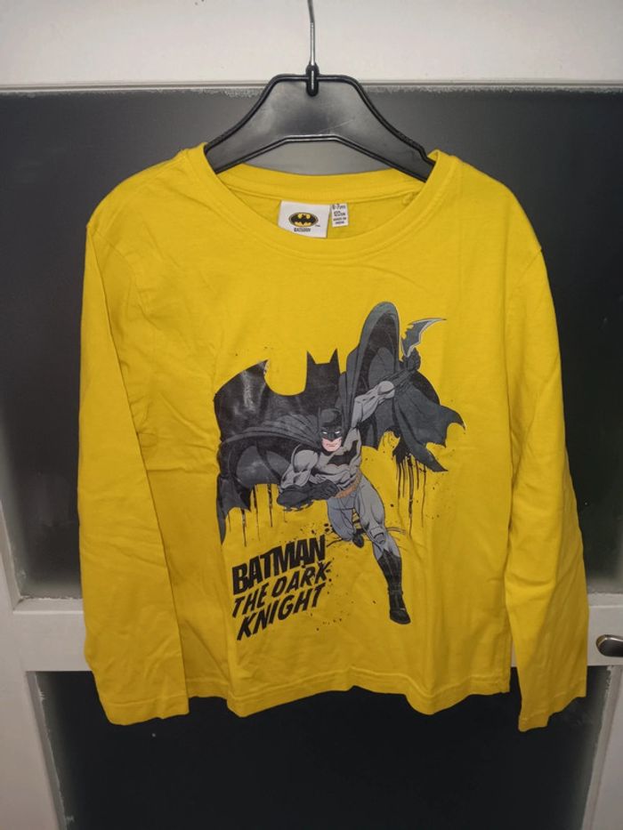 T-shirt jaune Batman 6/7 ans The Dark Knight à manches longues