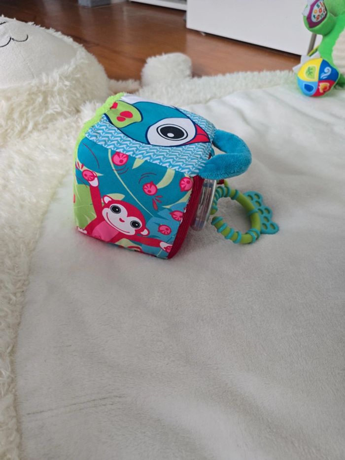 0_24 mois Lot  -60% 12 jouets eveil bébé peluches musicales livres et tortue pousse pousse - photo numéro 13