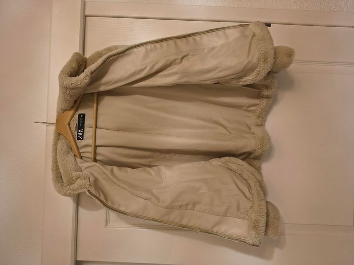 Veste à capuche Zara fausse fourrure Léger Beige Crème Taille xs - photo numéro 2