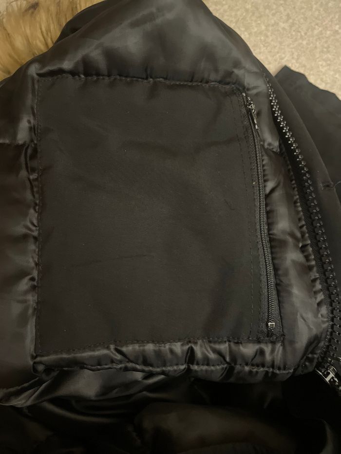 arka noire homme Canada Goose Taille M tres bon etat - photo numéro 8