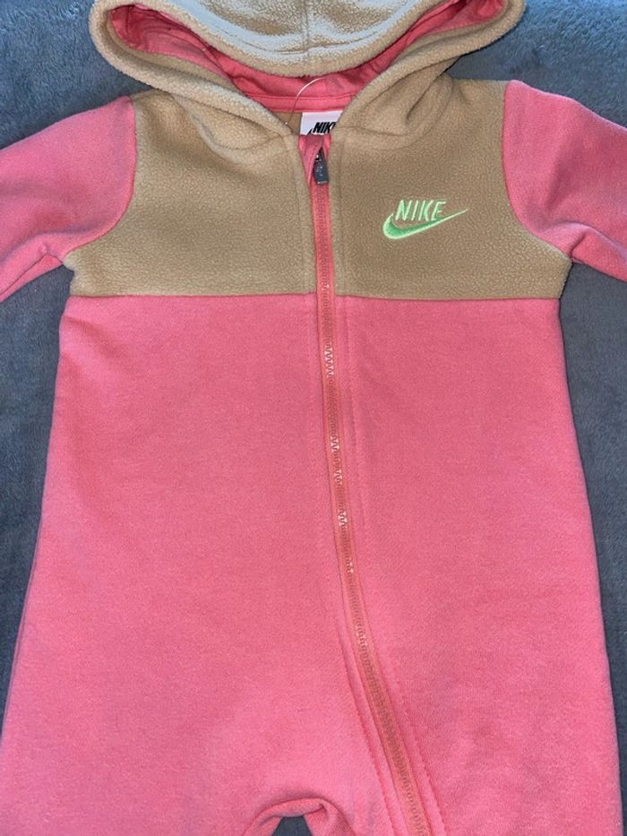 Combinaison Nike 12 mois - photo numéro 3
