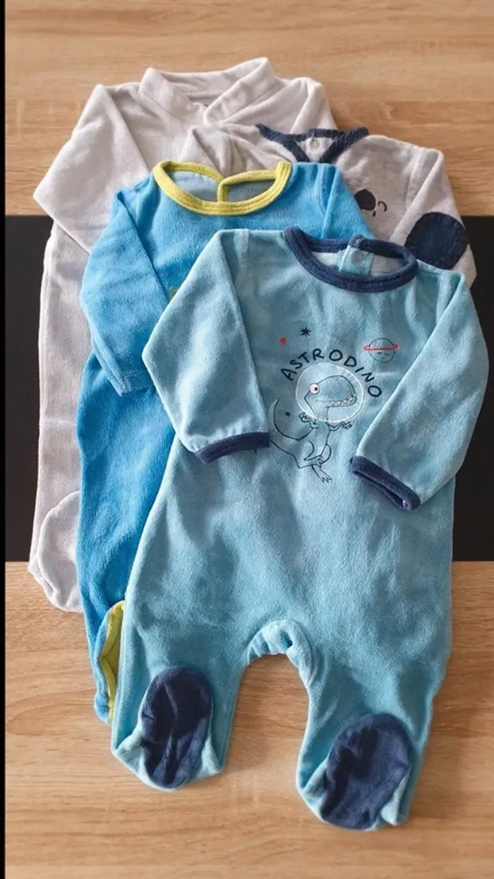 Lot de 4 pyjamas hiver 3 mois - 62 cm