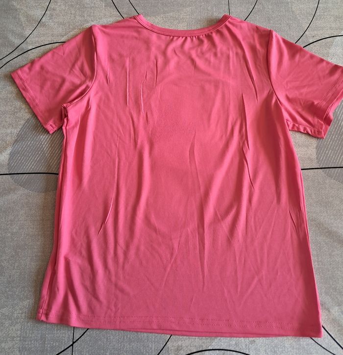 Tee-shirt NEUF pour fille 11 ans - photo numéro 3