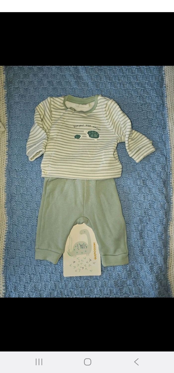 Lot gigoteuse et vêtements 3 mois - photo numéro 4