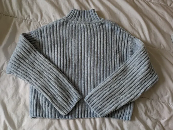 Pull court doux bleu clair très bon état M 38 H&M - photo numéro 4
