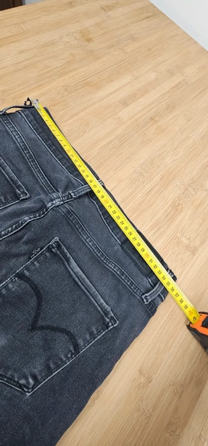 Levi's + patchs offerts 310. T:34/36 W30 L32 - photo numéro 15