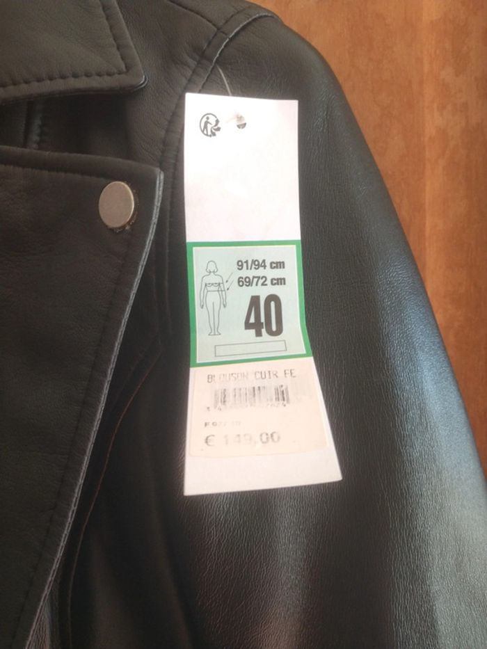 Veste en cuir neuve taille 40 - photo numéro 2