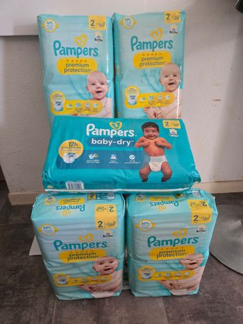Lot 5 sacs Pampers Taille 2