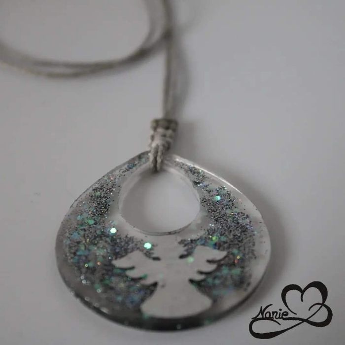 Pendentif en résine avec un ange !! 👼 😇 - photo numéro 3