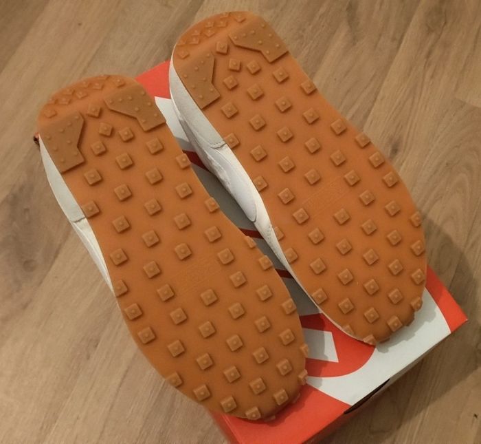 Baskets Nike Dbreak neuves jamais portées dans leur boîte d'origine taille 37.5 - photo numéro 5