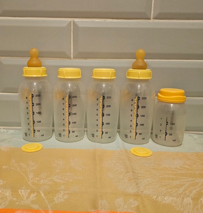 Lot biberons Medela