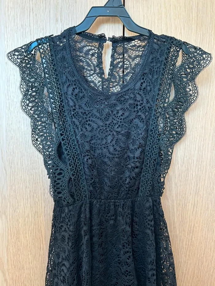 Robe noire sans manches - photo numéro 2