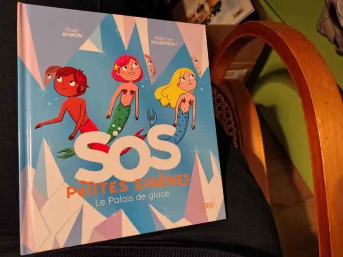 Livre sos petites sirènes le palais de glace enseignement ecolo protégeons les océans