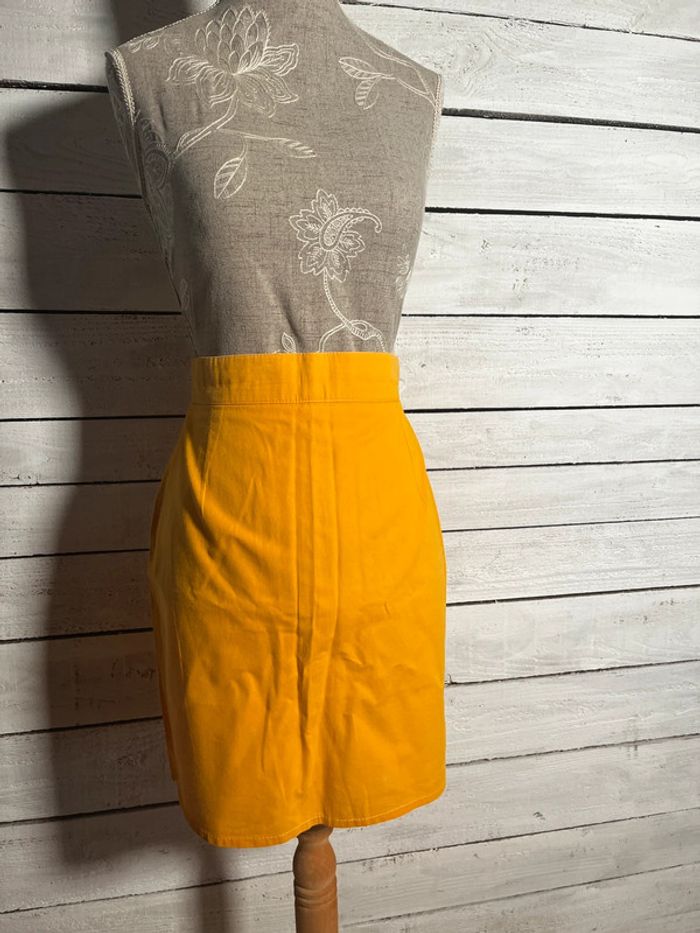 Belle jupe courte jaune en coton - photo numéro 2