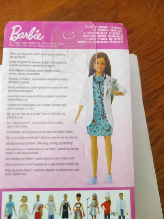 Barbie vétérinaire neuve - photo numéro 3