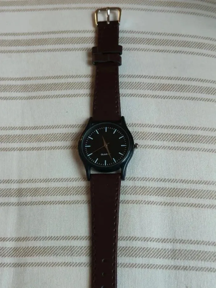 Montre noire et marron, cuir, style vintage, rétro - photo numéro 4