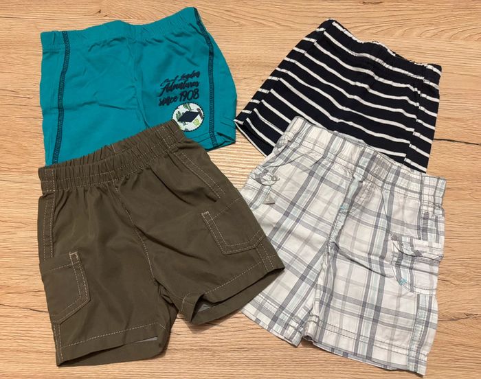 Lot 4 shorts 3 mois