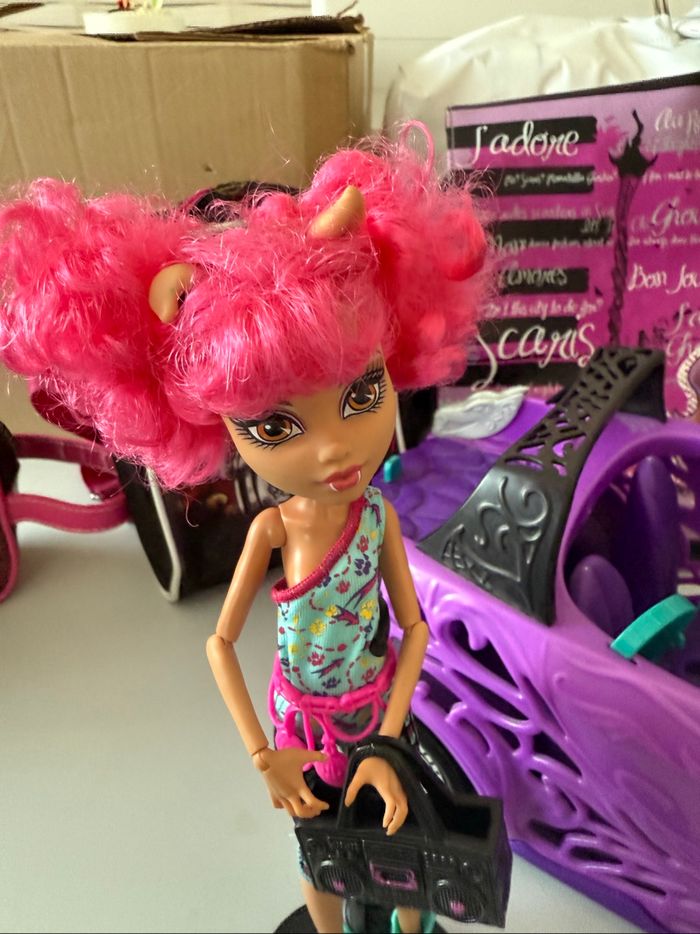 Lot poupée et véhicule Monster High Howleen Wolf hip-hop dance - photo numéro 5