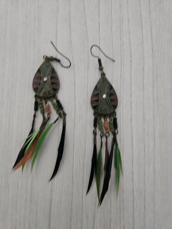 Boucle d'oreille à plumes