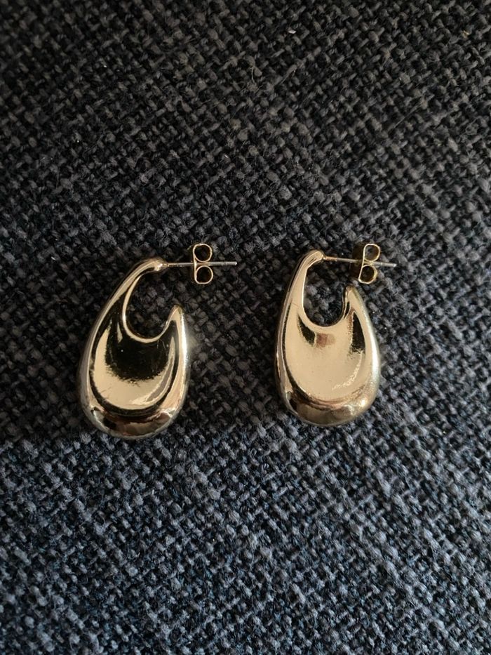 Jolies boucles d'oreilles dorées - photo numéro 6