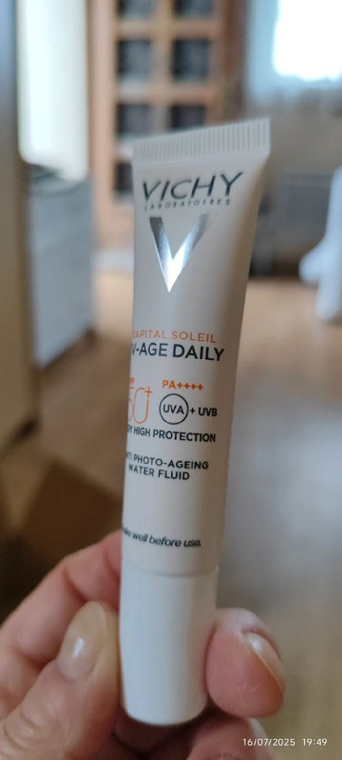 Vichy Capital Soleil Soin Solaire Anti-Age UV-Age Daily SPF50+ 15 ml - photo numéro 8