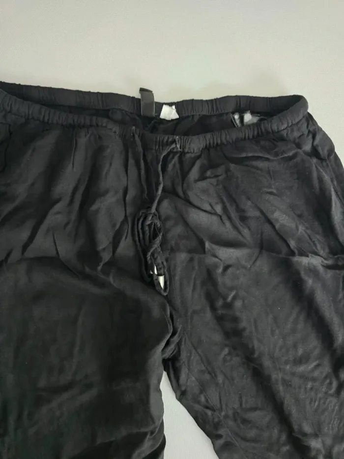 Pantalon noir fluide - photo numéro 2