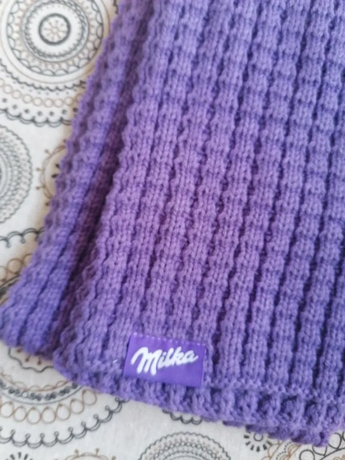 Écharpe neuve Milka - photo numéro 2