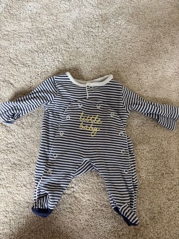 Pyjama in extenso taille 0 mois
