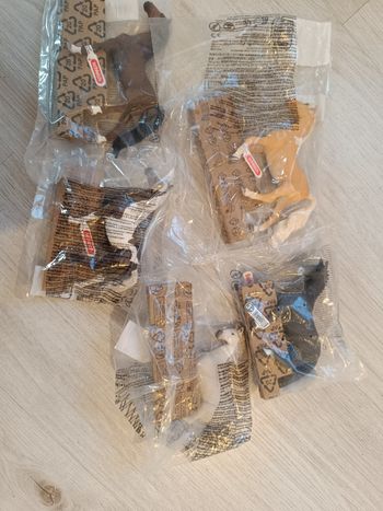 Lot chevaux schleich neuf  cheval