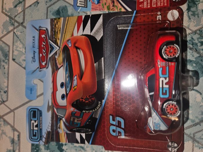 voitures cars Mattel neuves Disney Pixars neuves - photo numéro 2