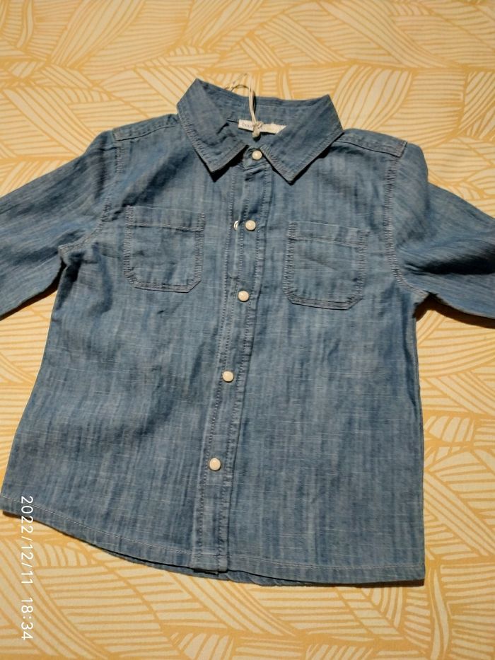 Chemise jeans neuve taille 18 mois