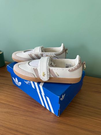 Adidas originals Samba Jane women’s. Taille 38 2/3 (7usW). Totalement neuves ! 