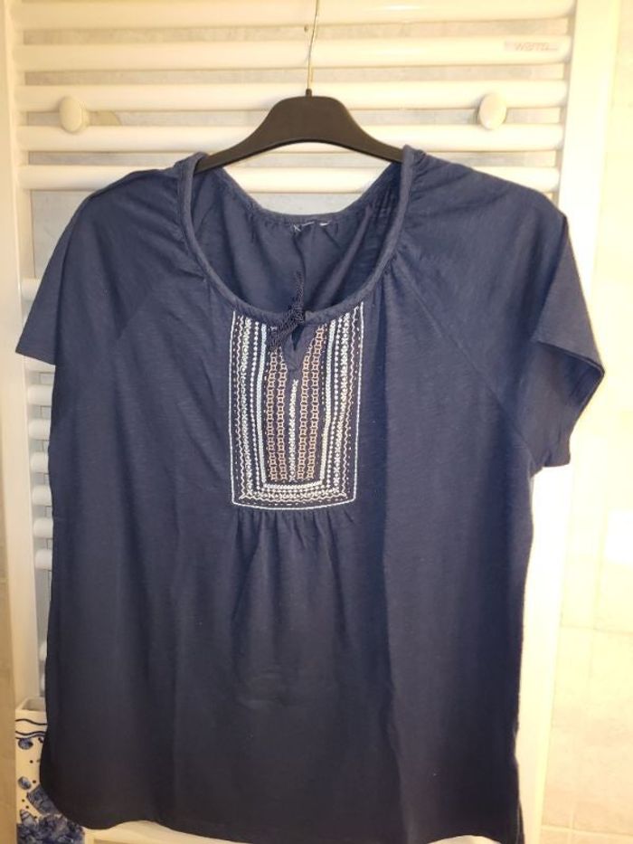 Tunique brodee t 42