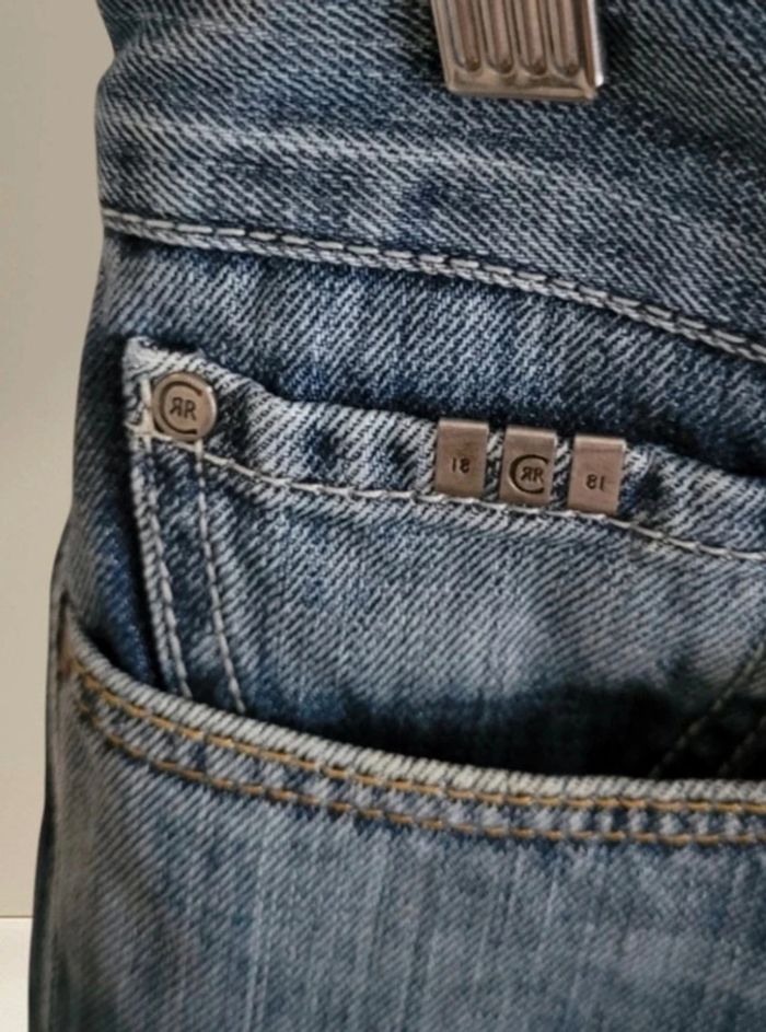 Jean slim Cerruti Taille 40 - photo numéro 4