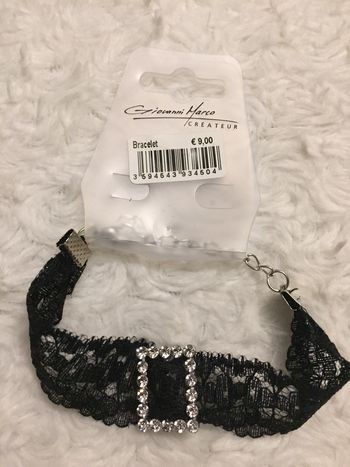 755-Bracelet dentelle et strass NEUF